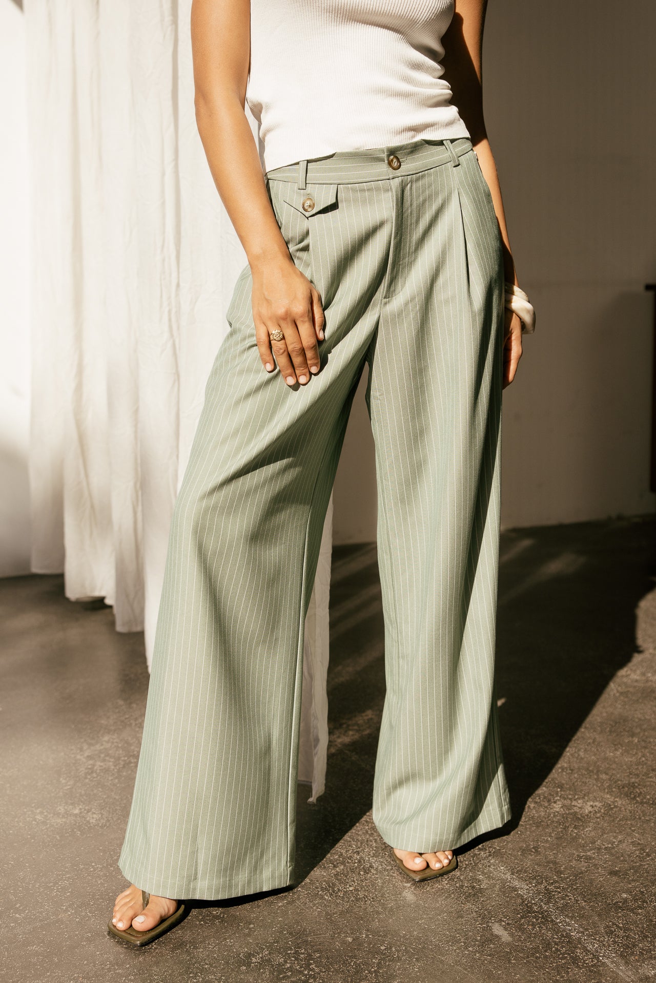 

Pantalon large taille haute rayé à pinces Femme Alison Looney lily pad | Freeman T. Porter