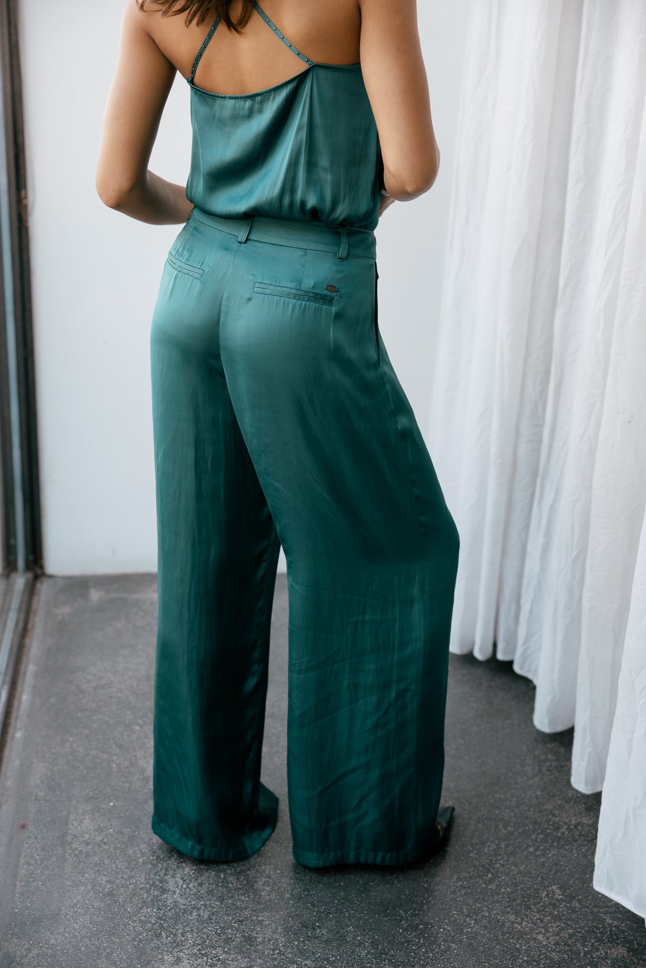 

Pantalon large taille haute à l'aspect satiné  Femme Alison Nightly mediterranea | Freeman T. Porter
