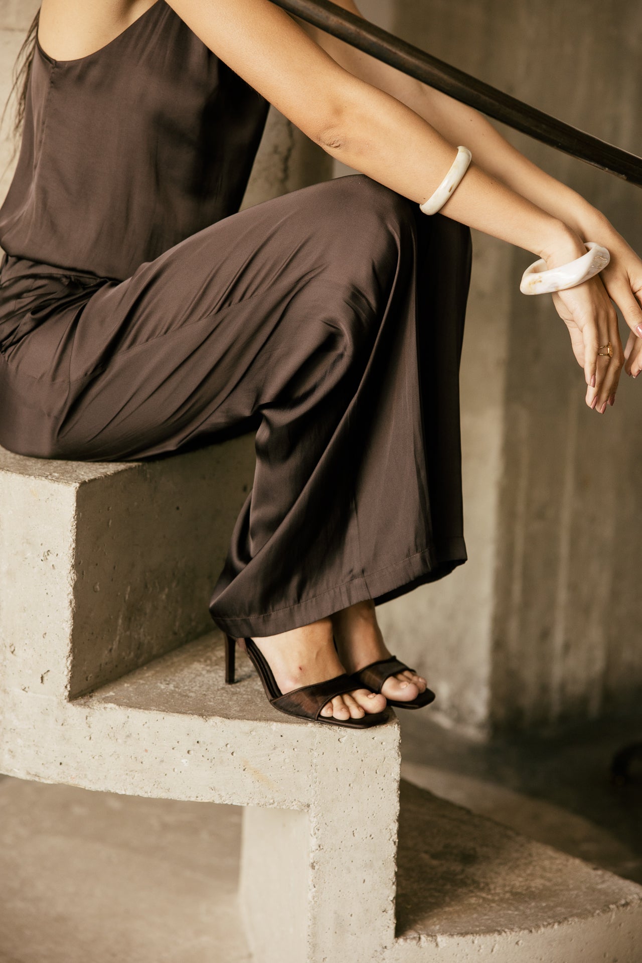 

High Waist Wide Leg Hose in Satin-Optik Damen Alison Nightly chocolate torte | Freeman T. Porter