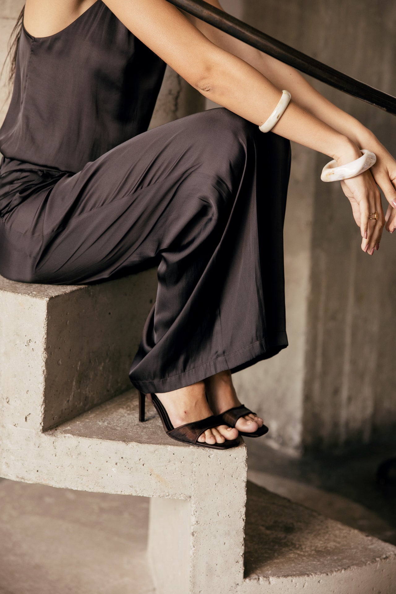 

High Waist Wide Leg Hose in Satin-Optik Damen Alison Nightly chocolate torte | Freeman T. Porter