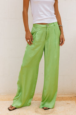 

Pantalon large taille haute satiné  Femme Alison Nightly bud green | Freeman T. Porter