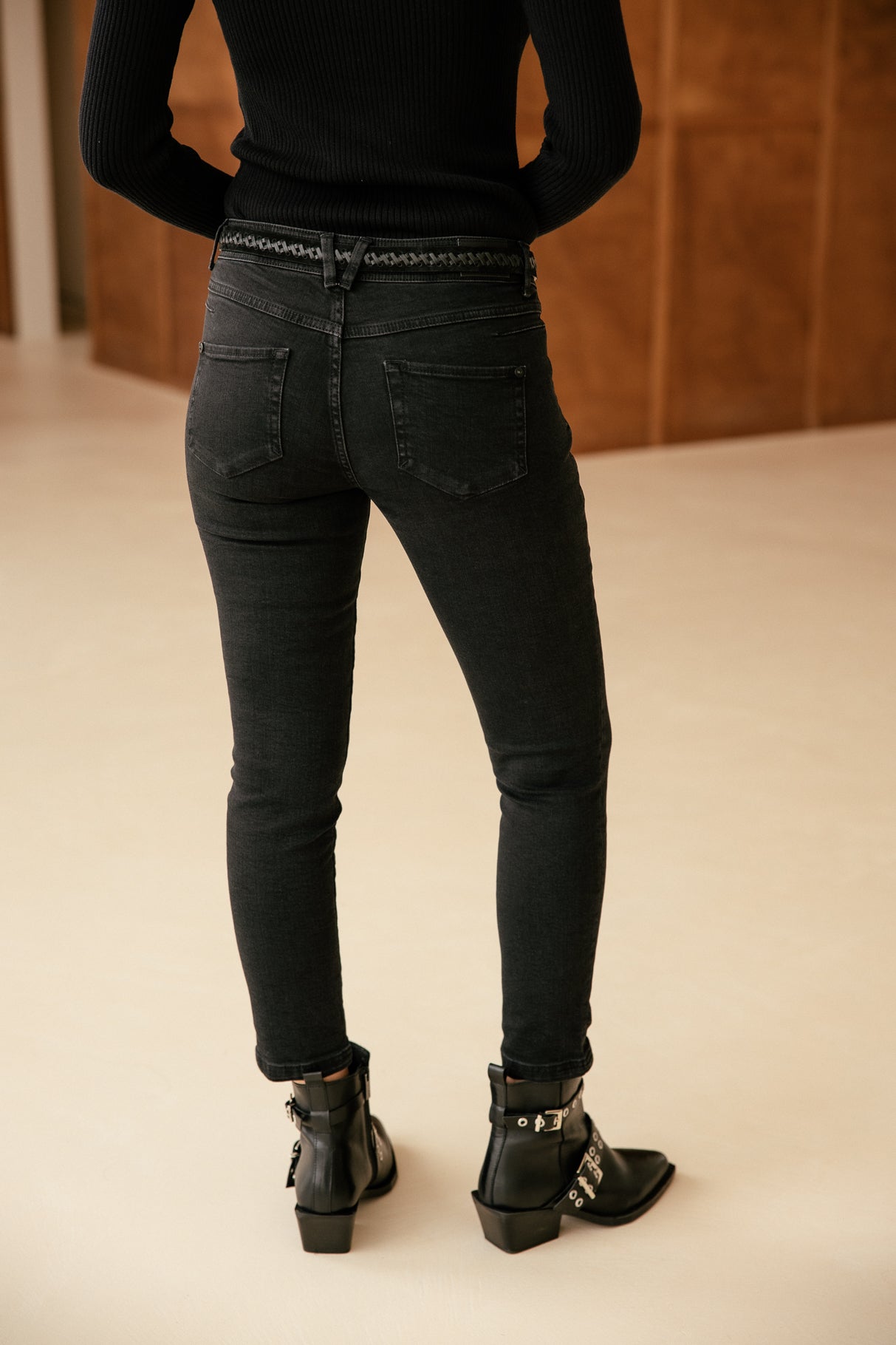 
              

Superschmale 7/8-Jeans Damen Anae bologna | Freeman T. Porter
            