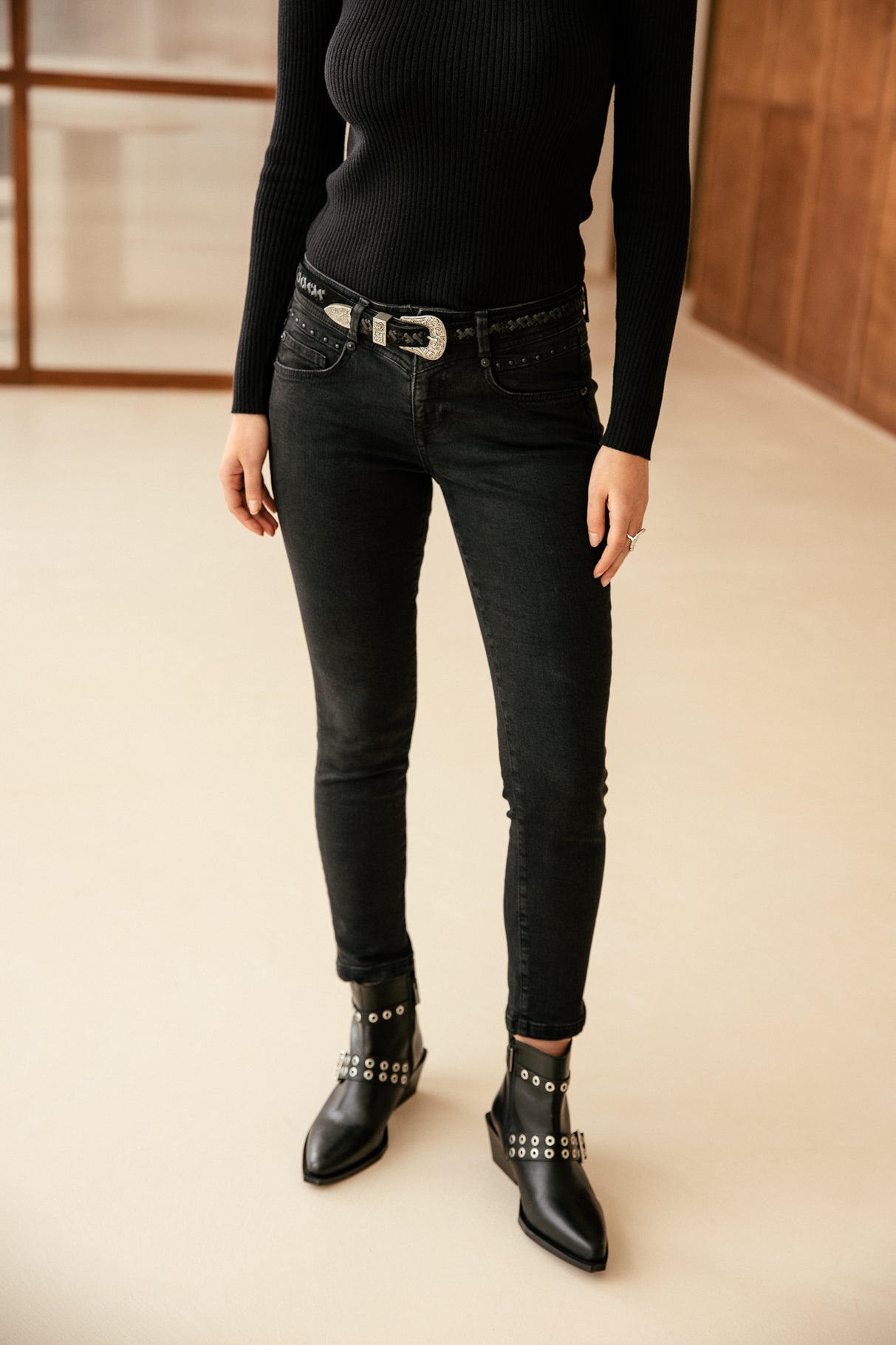   
            

Jean super slim 7/8 Femme Anae bologna | Freeman T. Porter
          