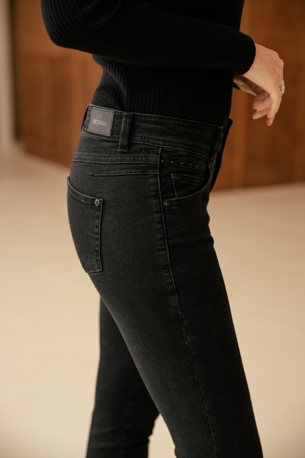 
              

Jean super slim 7/8 Femme Anae bologna | Freeman T. Porter
            