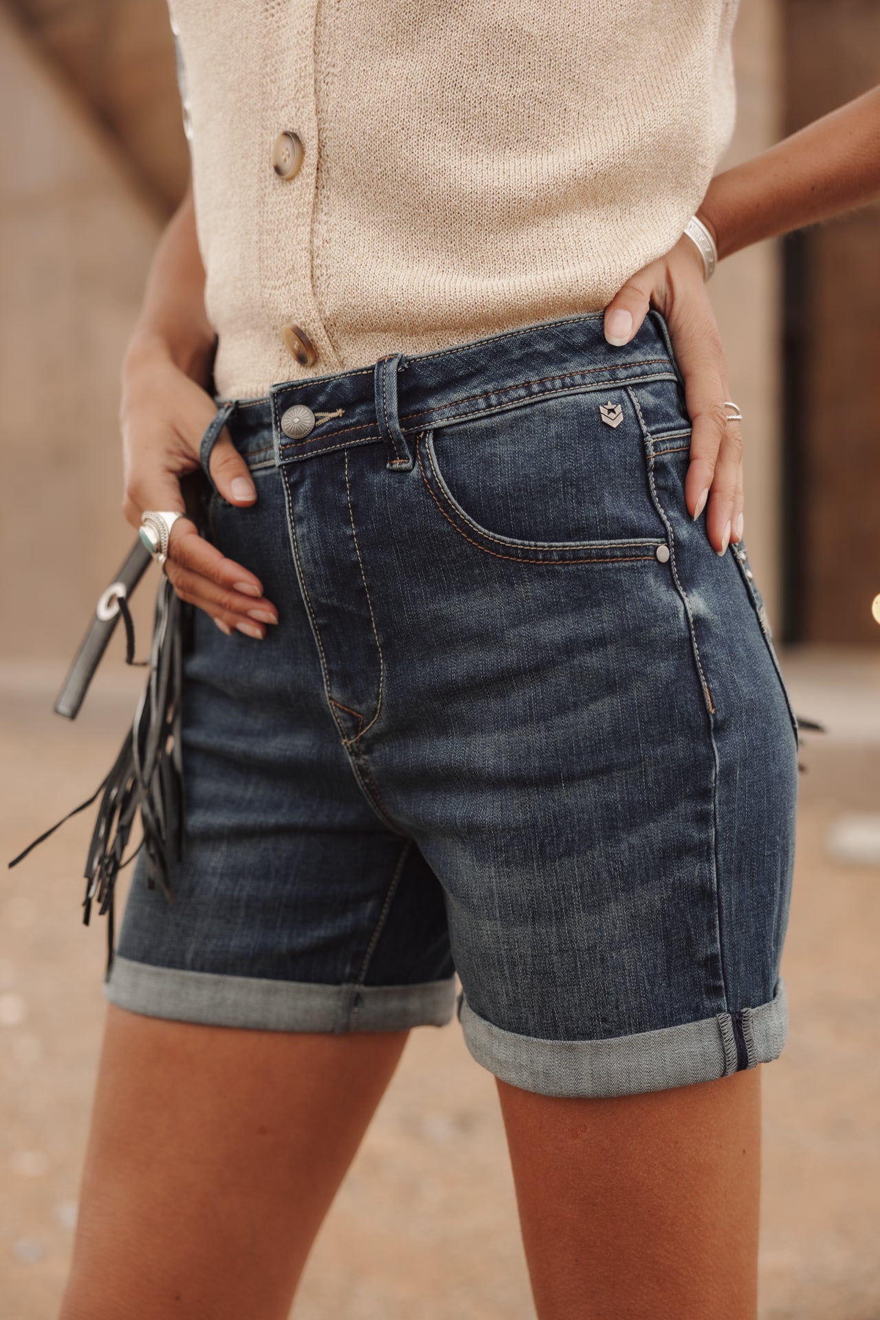 

Short loose Woman Skylie fever | Freeman T. Porter