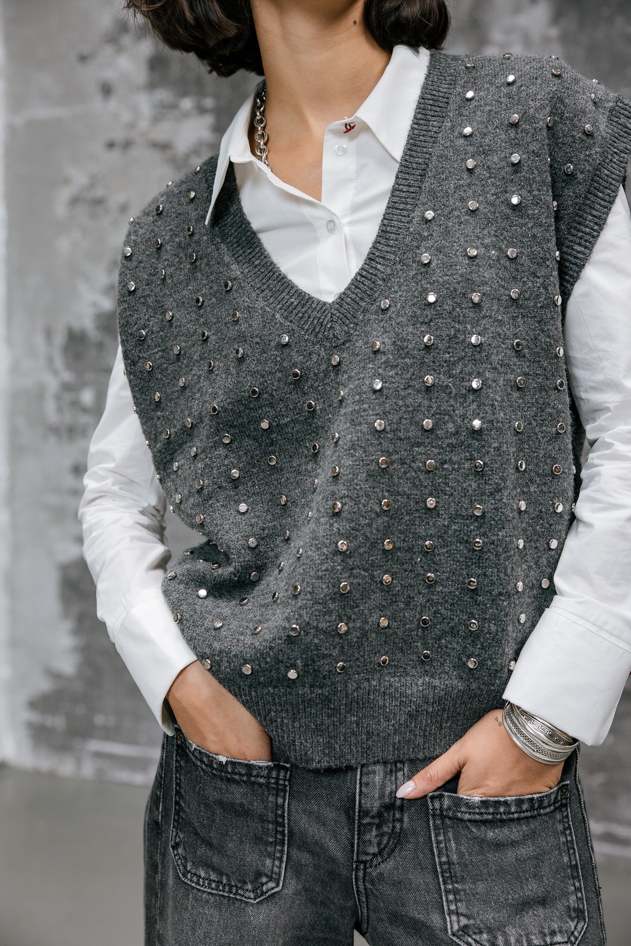   
            

Genieteter ärmelloser Pullover Damen Pray Studs medium grey | Freeman T. Porter
          
