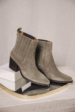

Boots en cuir Femme Teresa Suede truffle | Freeman T. Porter