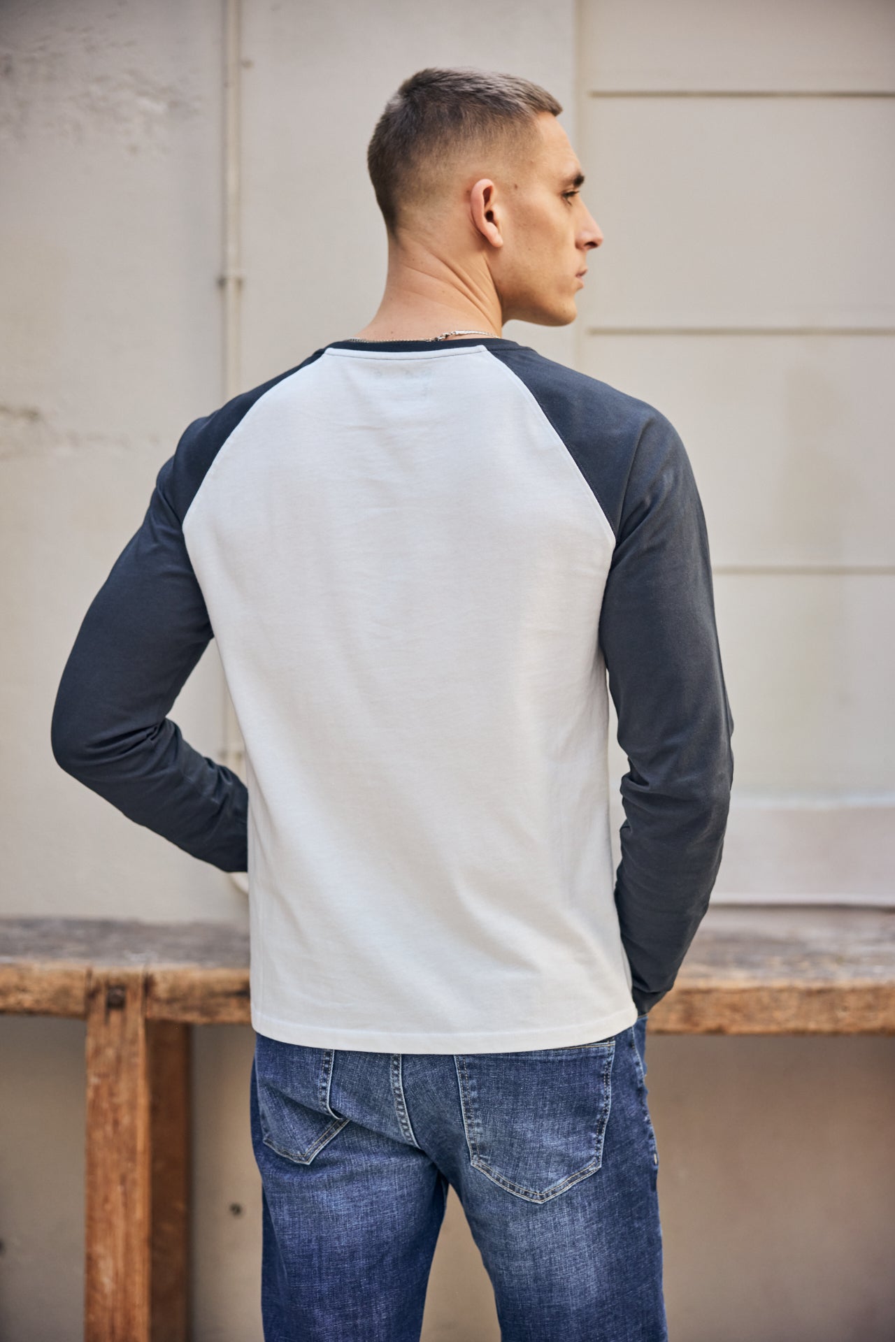 
              

Camiseta con estampado Hombres Christopher High Density off white | Freeman T. Porter
            