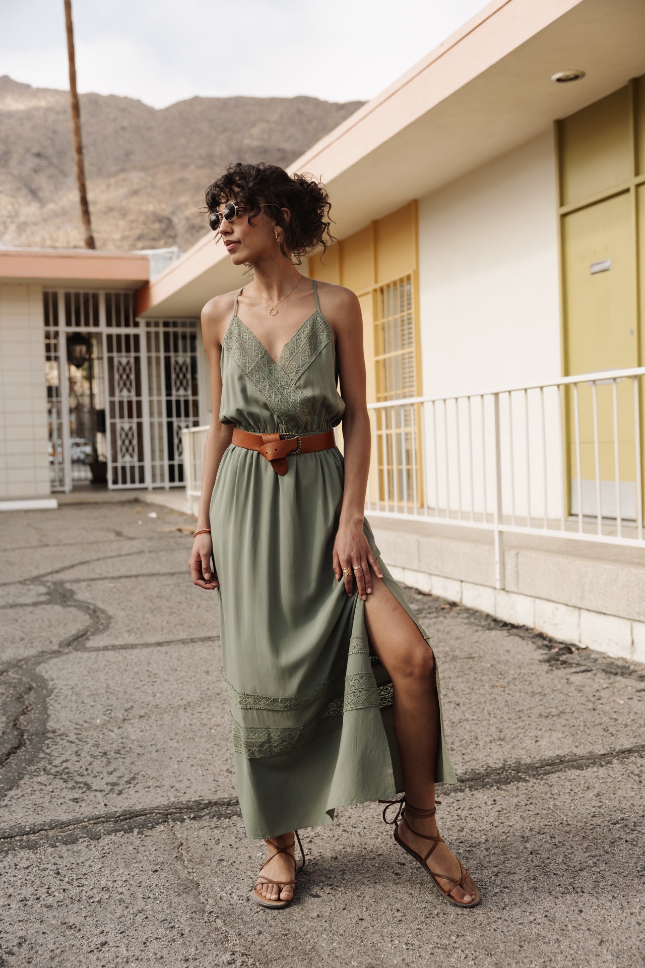   
            

Bohème-Kleid Frau Ruveda Plain Color four leaf clover | Freeman T. Porter
          