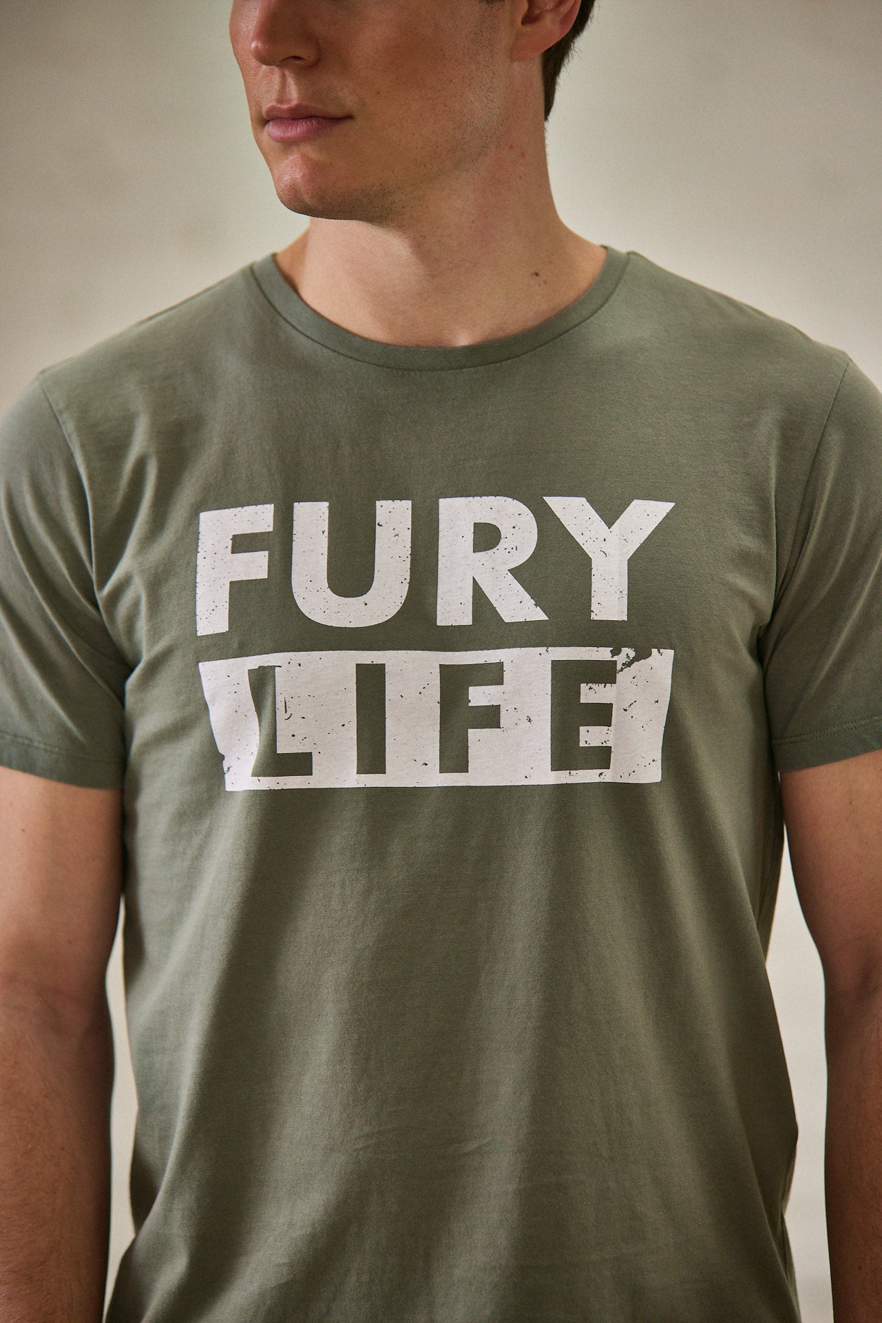   
            

T-Shirt col rond Unisex Ivander Fury Life dusty olive | Freeman T. Porter
          