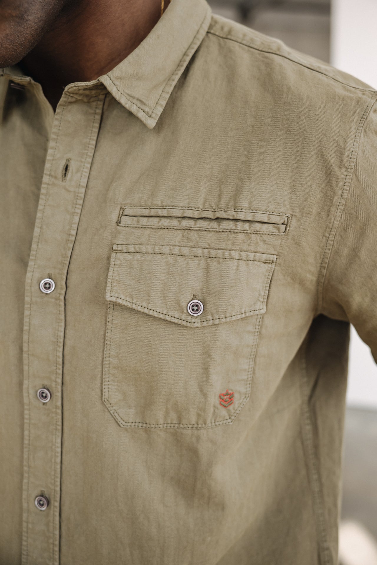 

Hemd mit kurzen Ärmeln Mann Joshua Washed Linen dusty olive | Freeman T. Porter