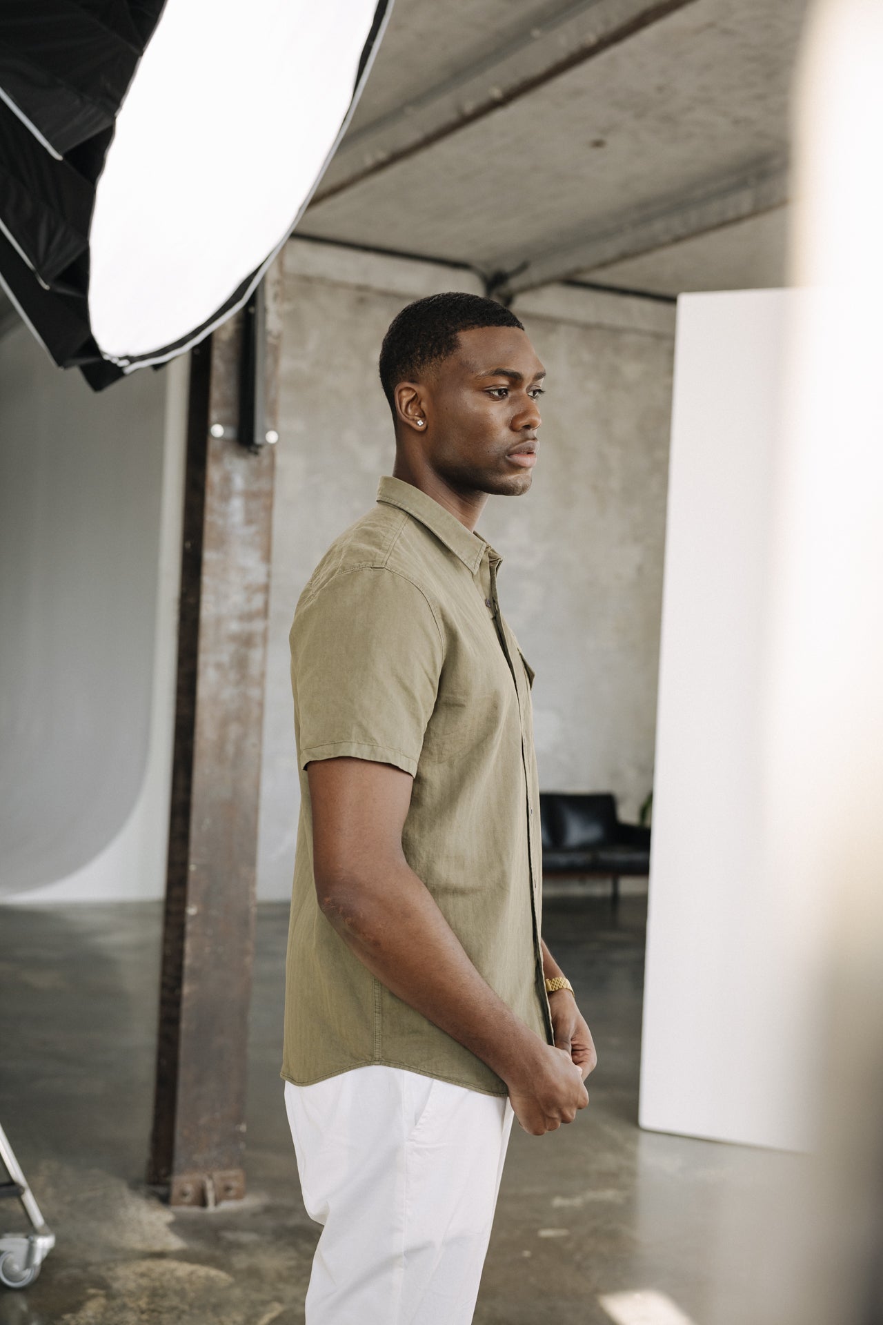 

Hemd mit kurzen Ärmeln Mann Joshua Washed Linen dusty olive | Freeman T. Porter