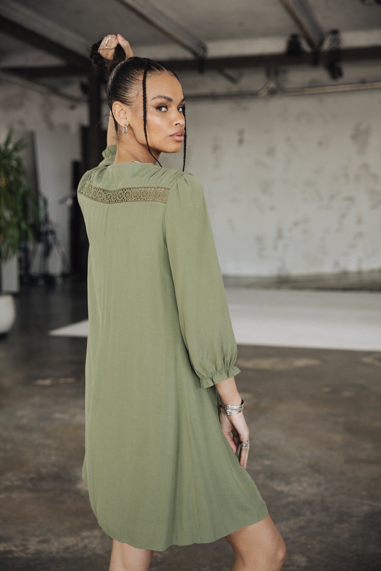 

Kurzes Kleid Frau Juna Plain Color olivine | Freeman T. Porter