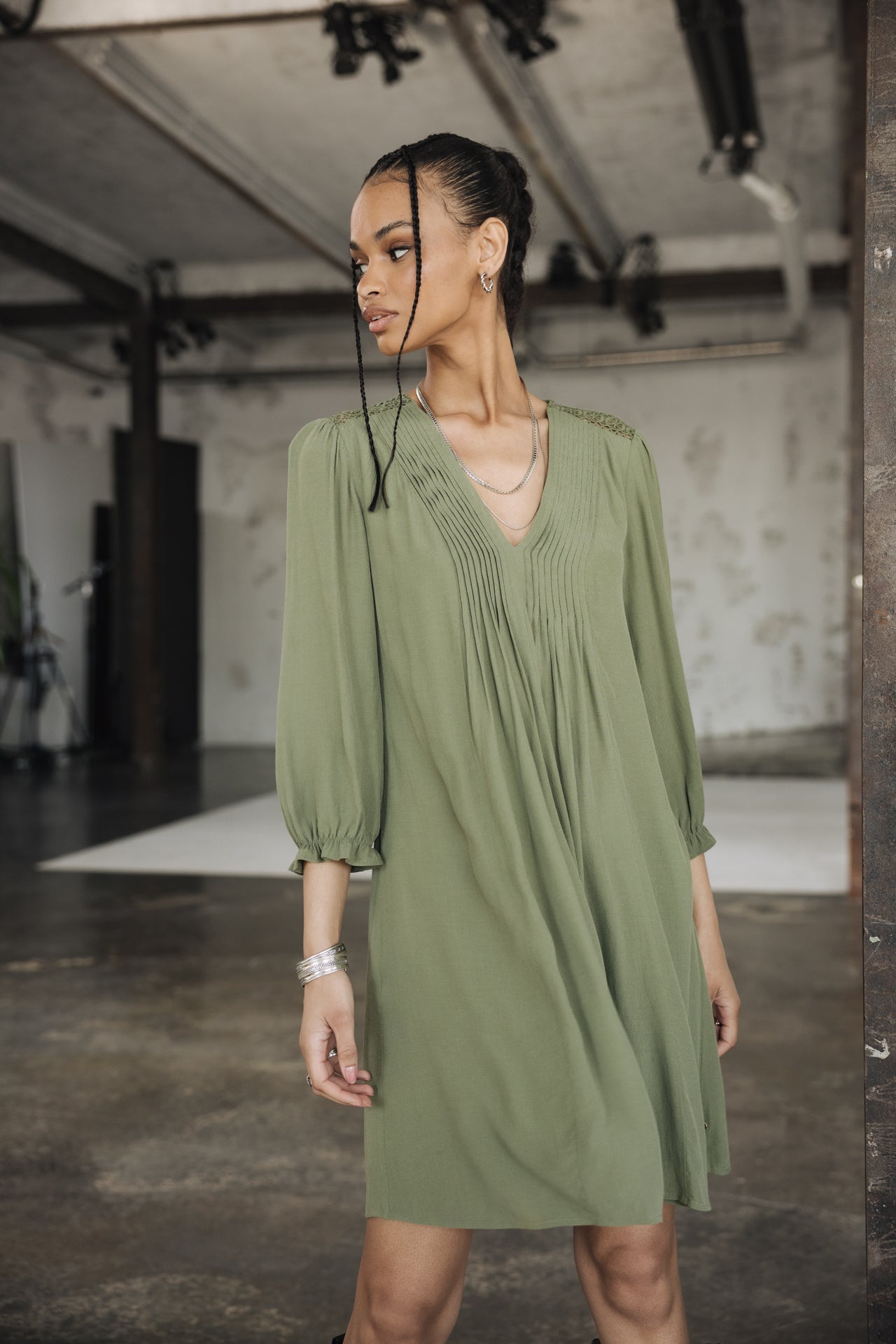 

Kurzes Kleid Frau Juna Plain Color olivine | Freeman T. Porter