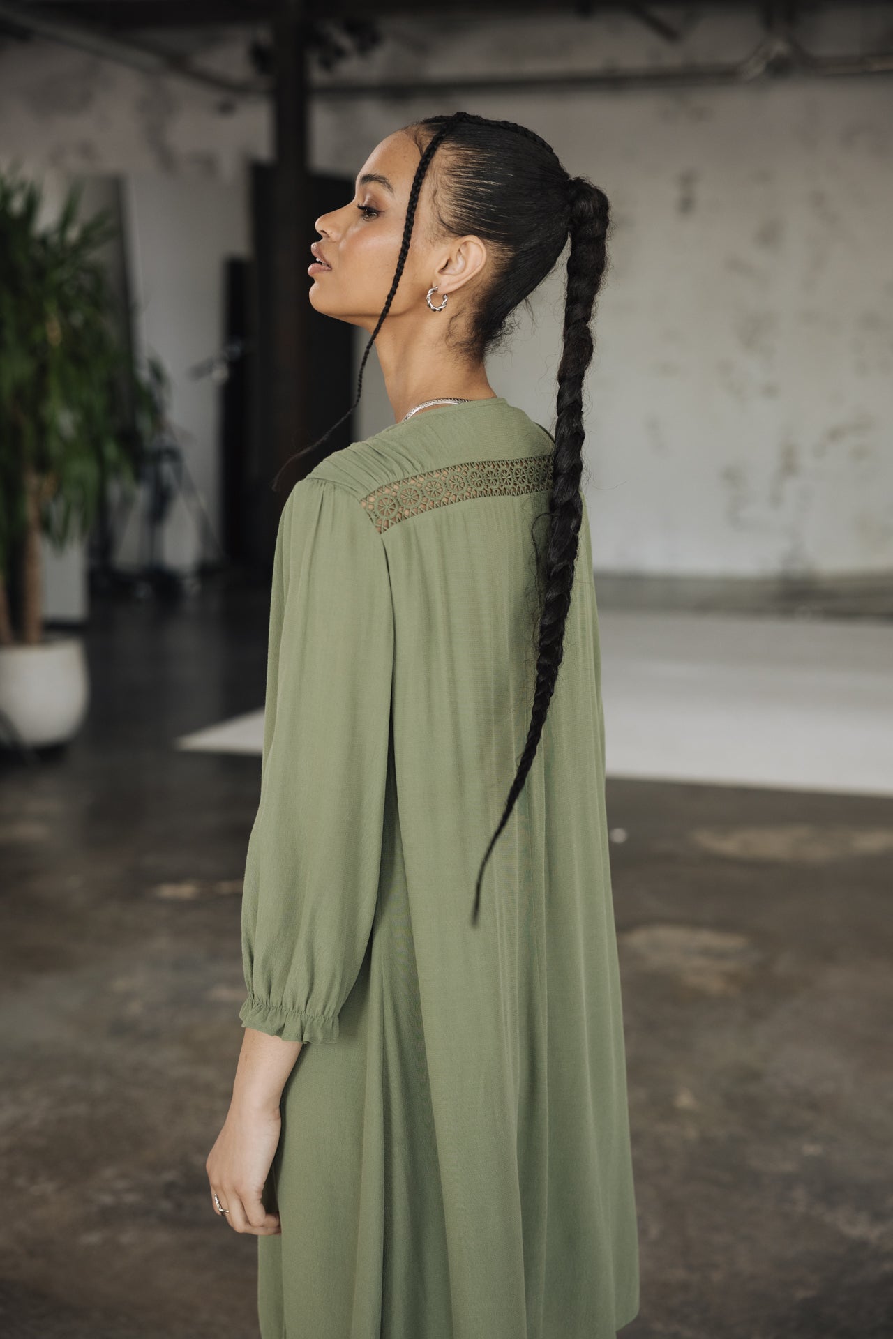 

Kurzes Kleid Frau Juna Plain Color olivine | Freeman T. Porter