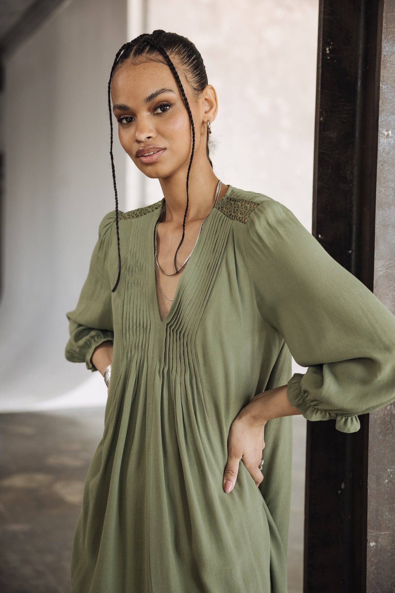 

Kurzes Kleid Frau Juna Plain Color olivine | Freeman T. Porter