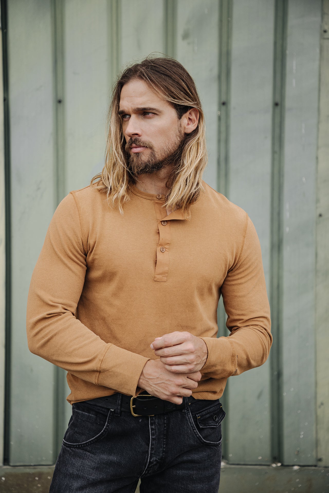 

T-Shirt manches longues Hombres Warren Hambourg friar brown | Freeman T. Porter
