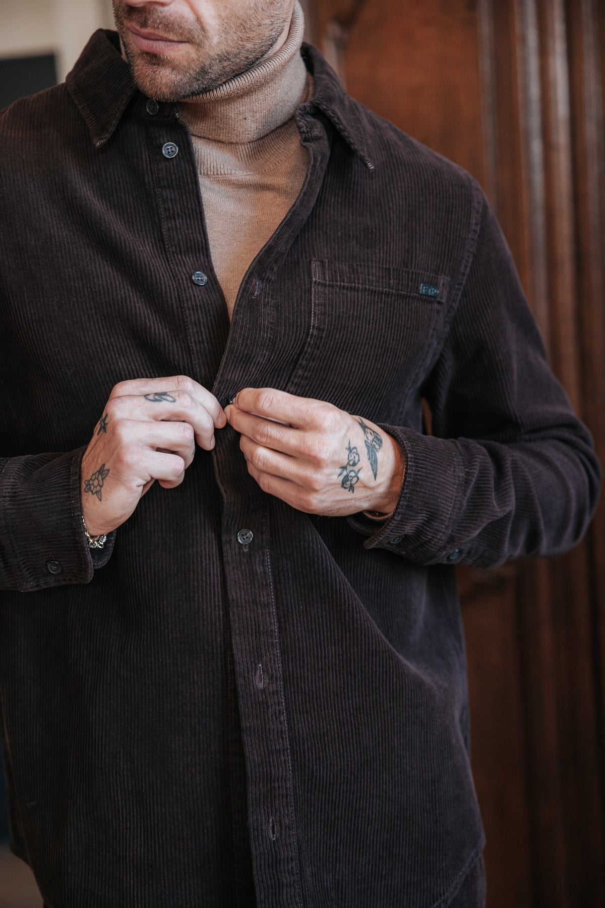 
              

Cordhemd Herren Paolo Corduroy chocolate torte | Freeman T. Porter
            