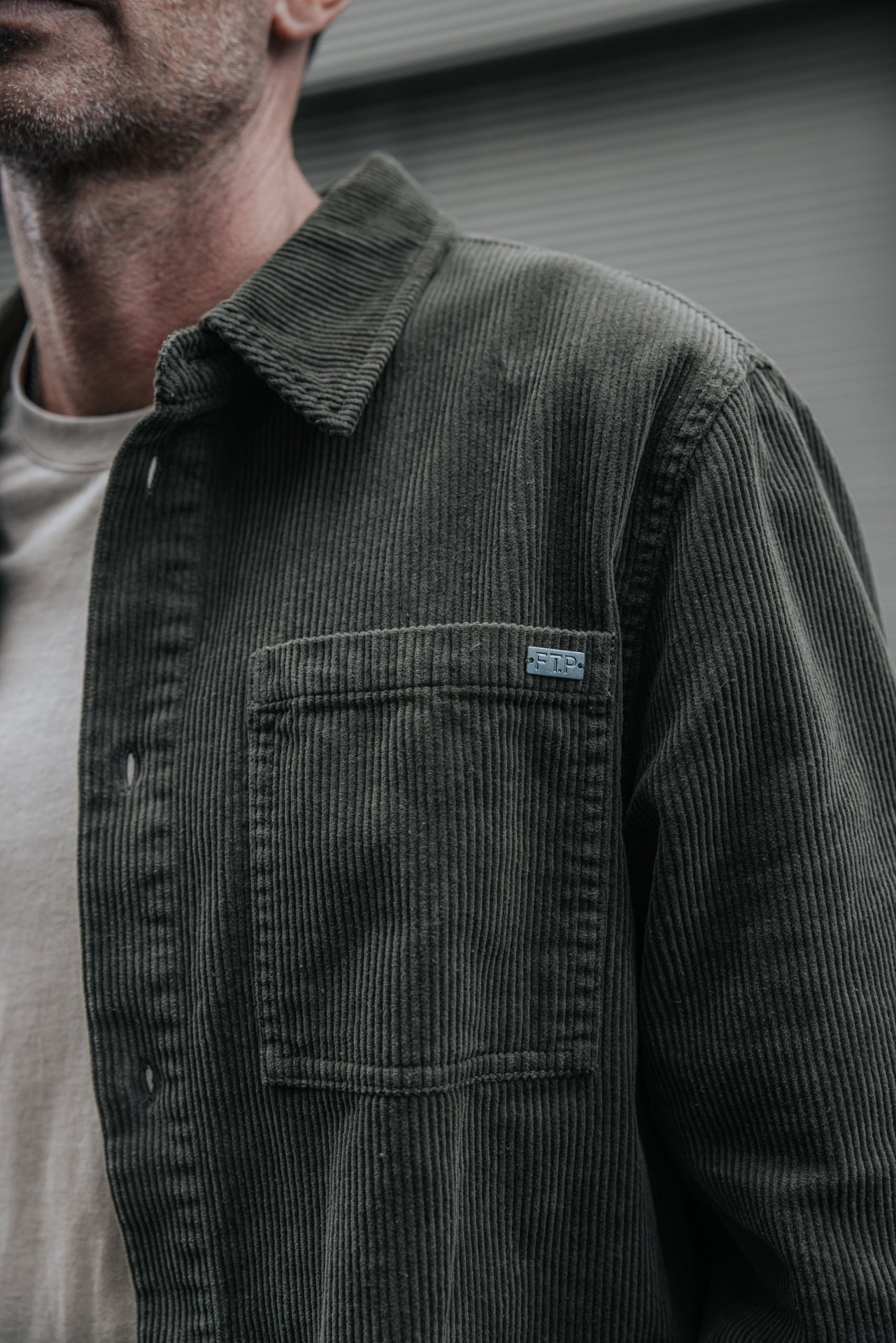 

Samthemd Herren Paolo Corduroy olive night | Freeman T. Porter