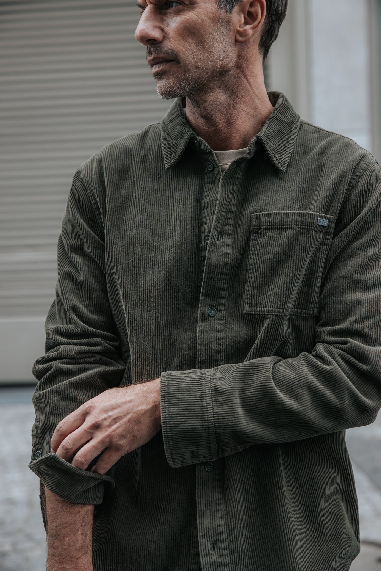 

Samthemd Herren Paolo Corduroy olive night | Freeman T. Porter