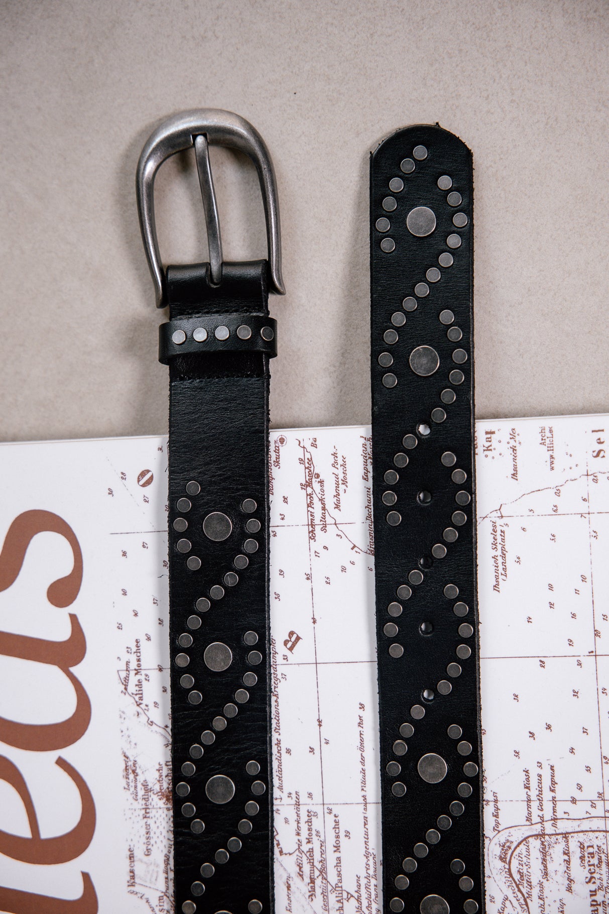 
              

Ceinture en cuir Femme Serra black | Freeman T. Porter
            