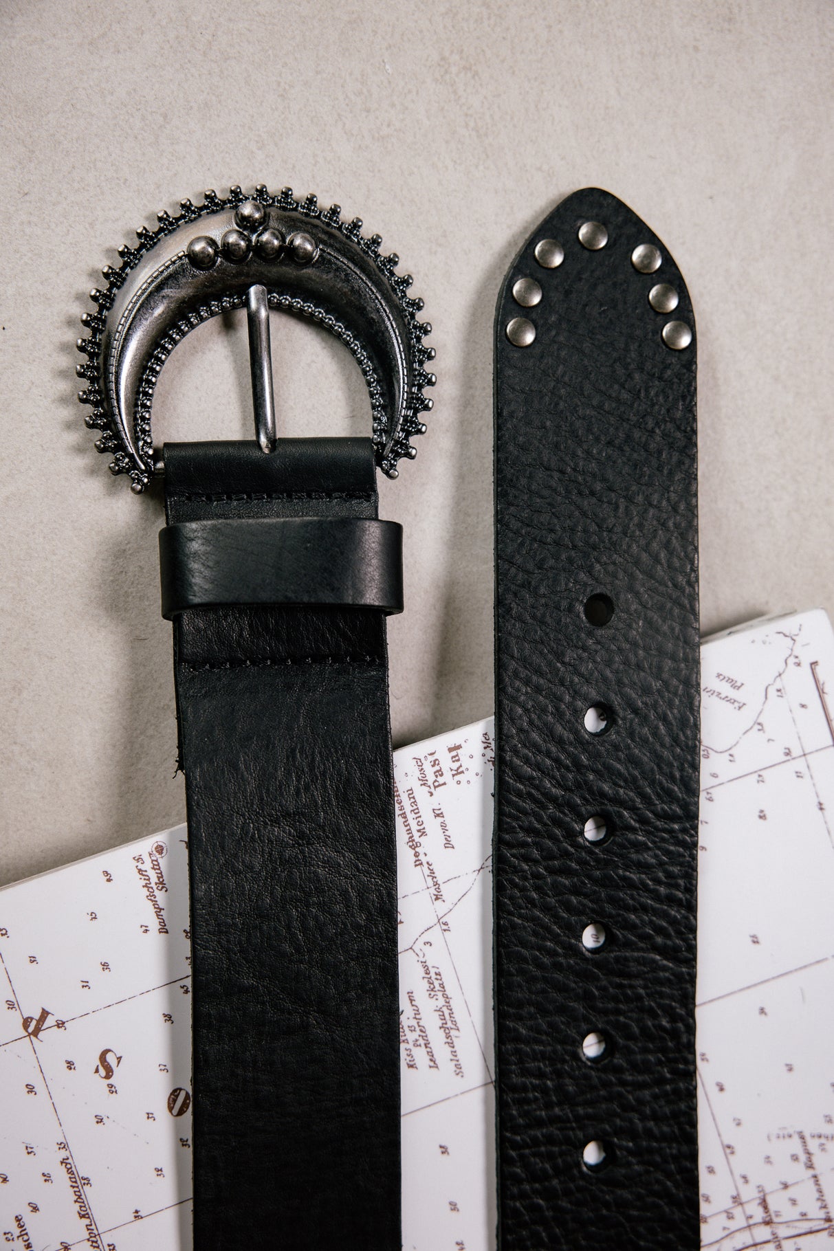 
              

Ceinture en cuir Femme Lenya black | Freeman T. Porter
            