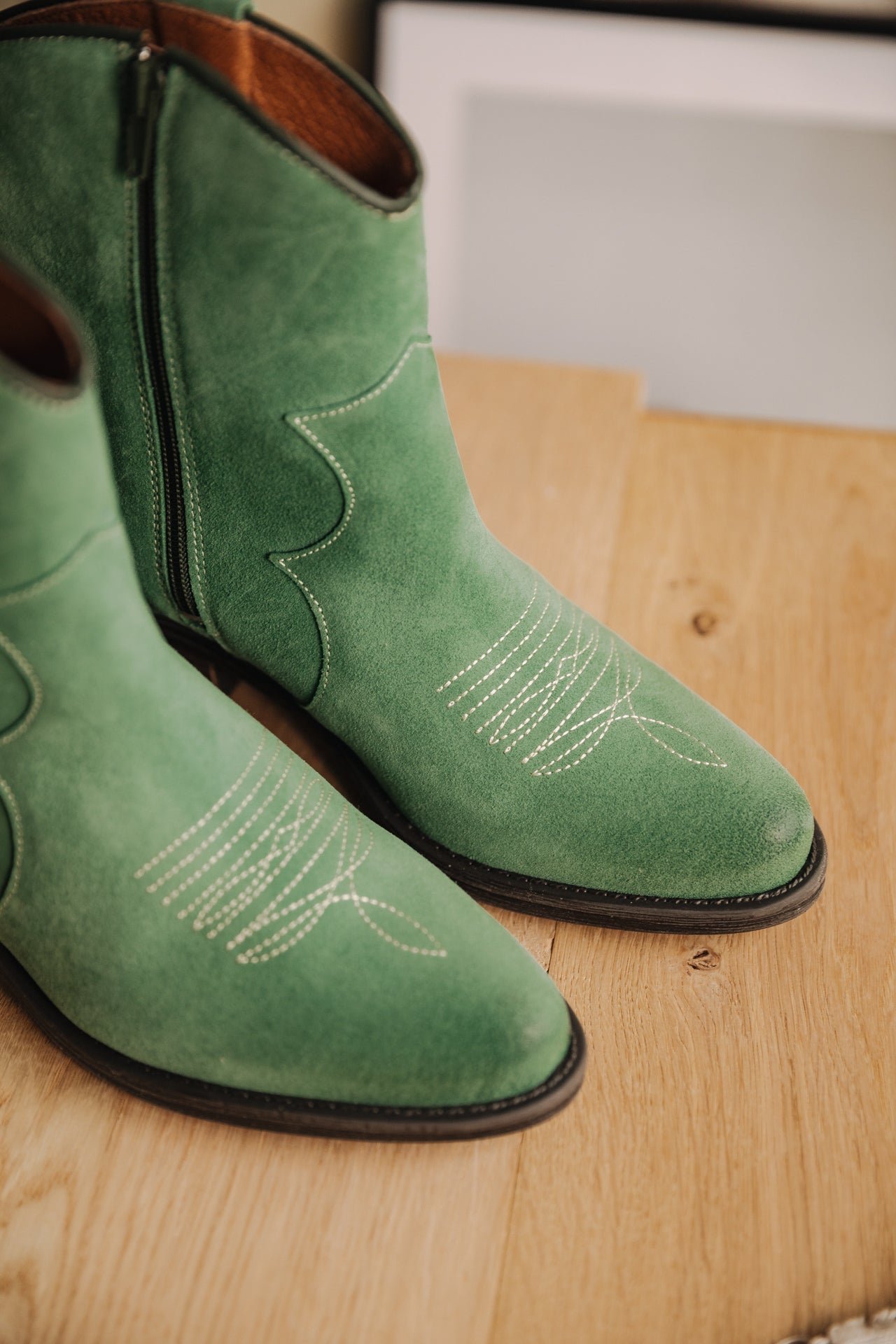 

Boots Woman Laurene Suede sage green | Freeman T. Porter