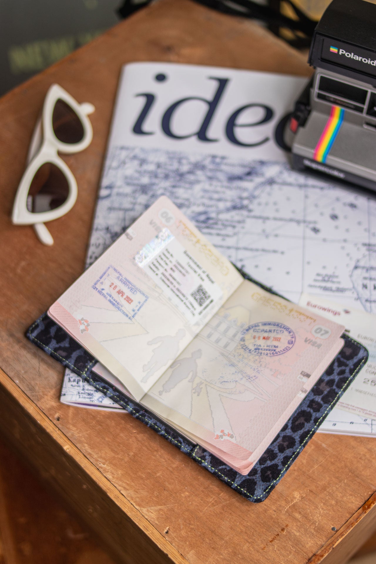 

Pass-Etui Leopard Frau Krishna Leo cobalt | Freeman T. Porter
