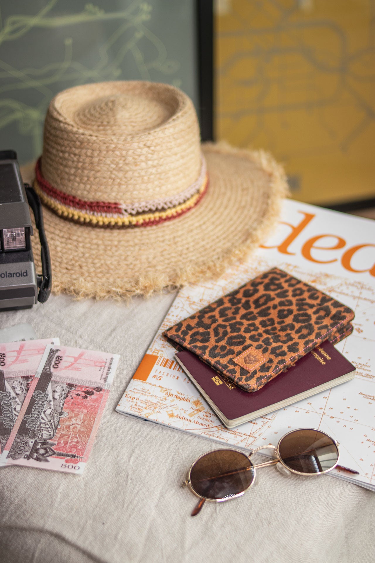 

Etui passeport léopard Femme Krishna Leo camel | Freeman T. Porter