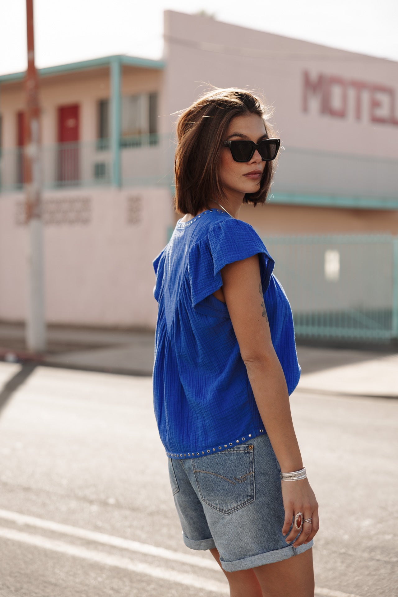 

Top holgado con detalle de tachuelas Mujer Tillie Plain Color dazzling blue | Freeman T. Porter