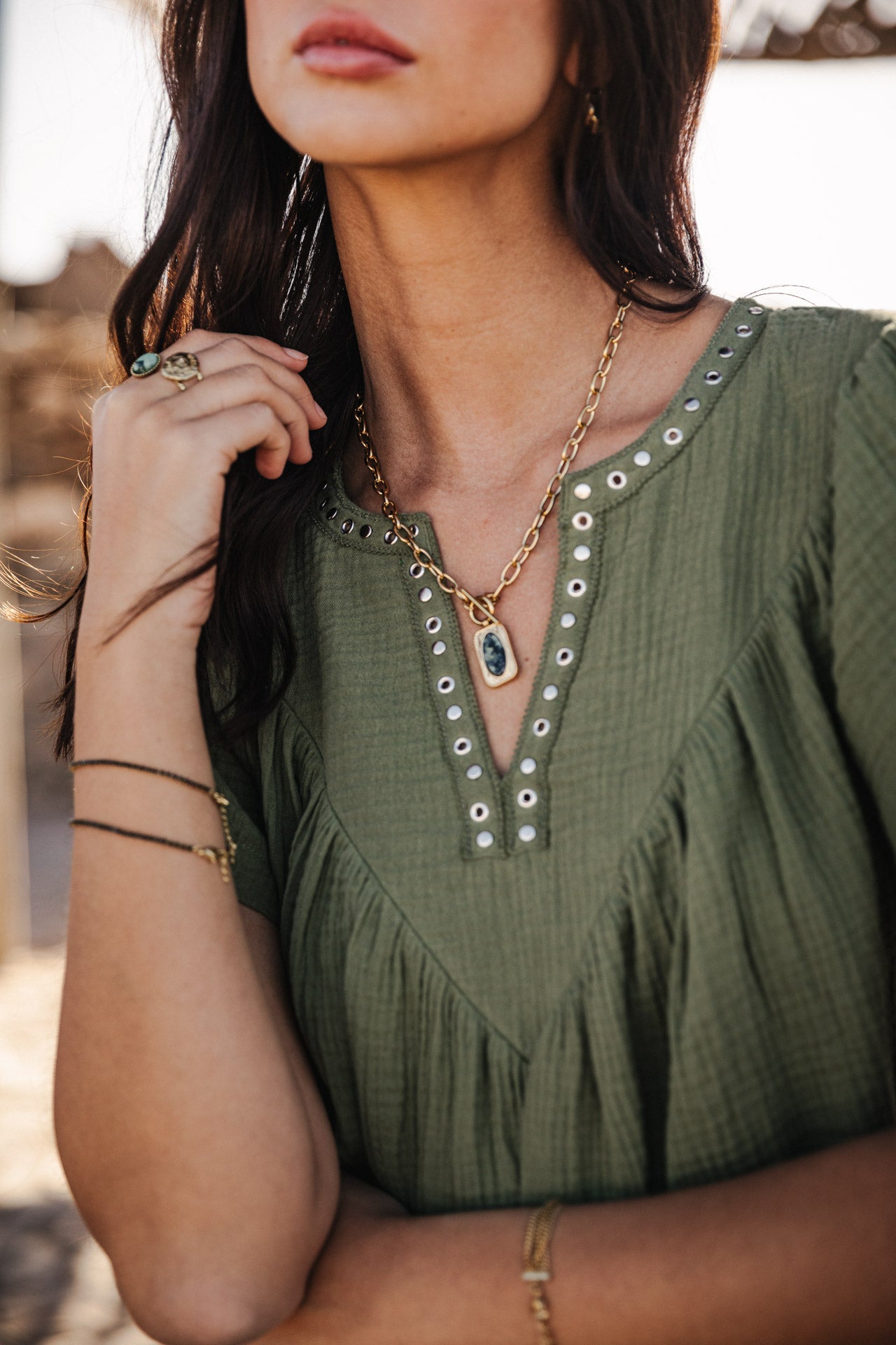 

Top ample détails clous Femme Tillie Plain Color olivine | Freeman T. Porter