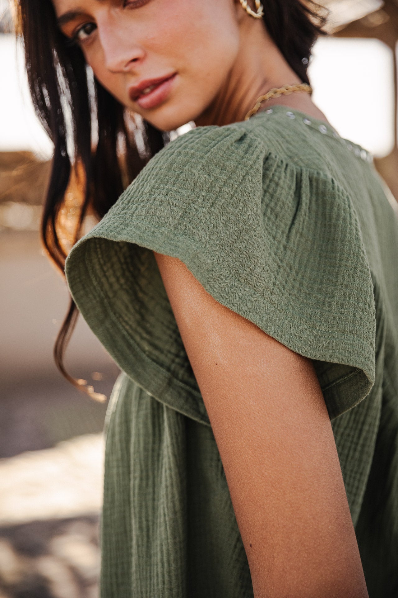 

Top ample détails clous Femme Tillie Plain Color olivine | Freeman T. Porter