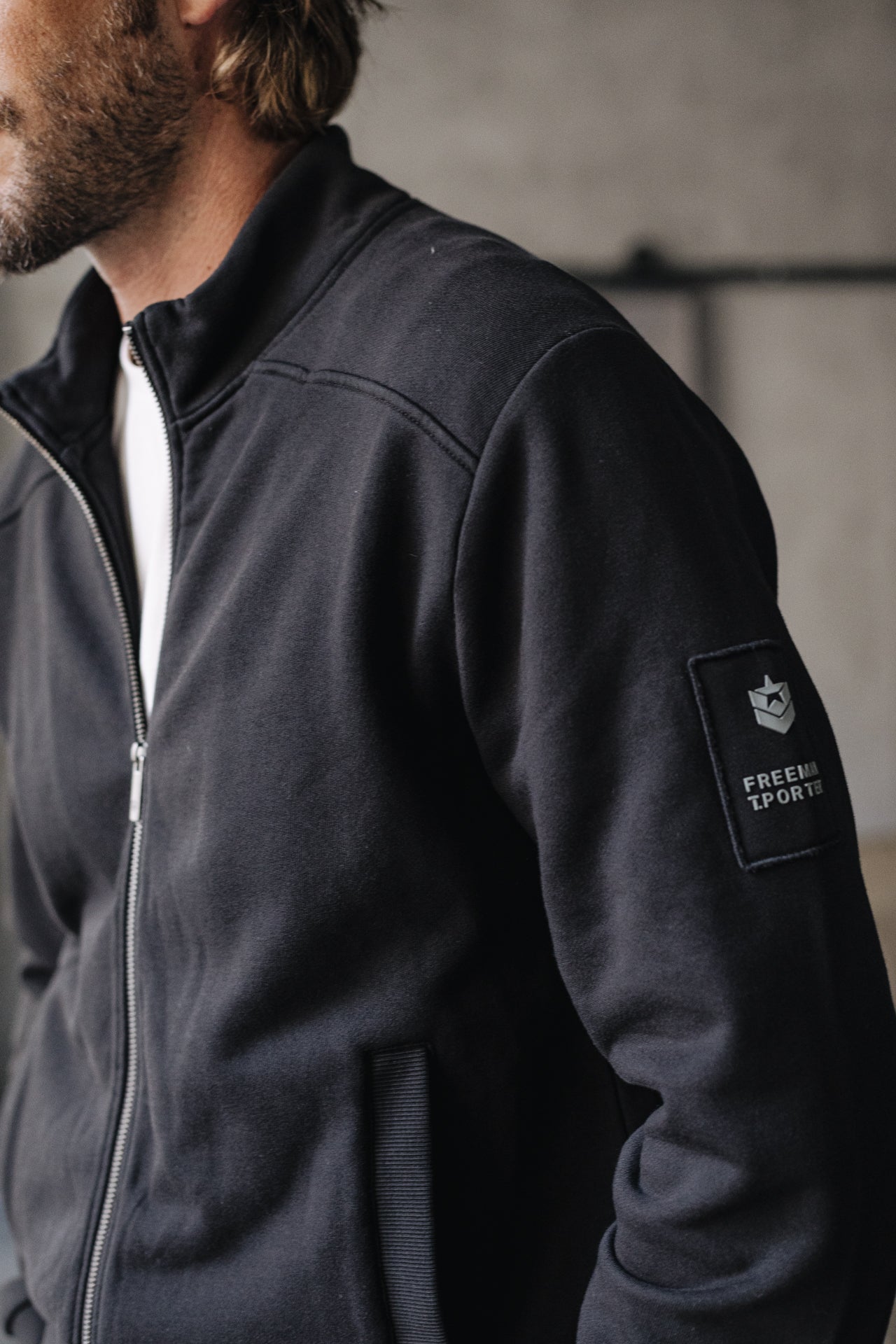 
              

Gilet zippé Homme Sully Snug black | Freeman T. Porter
            