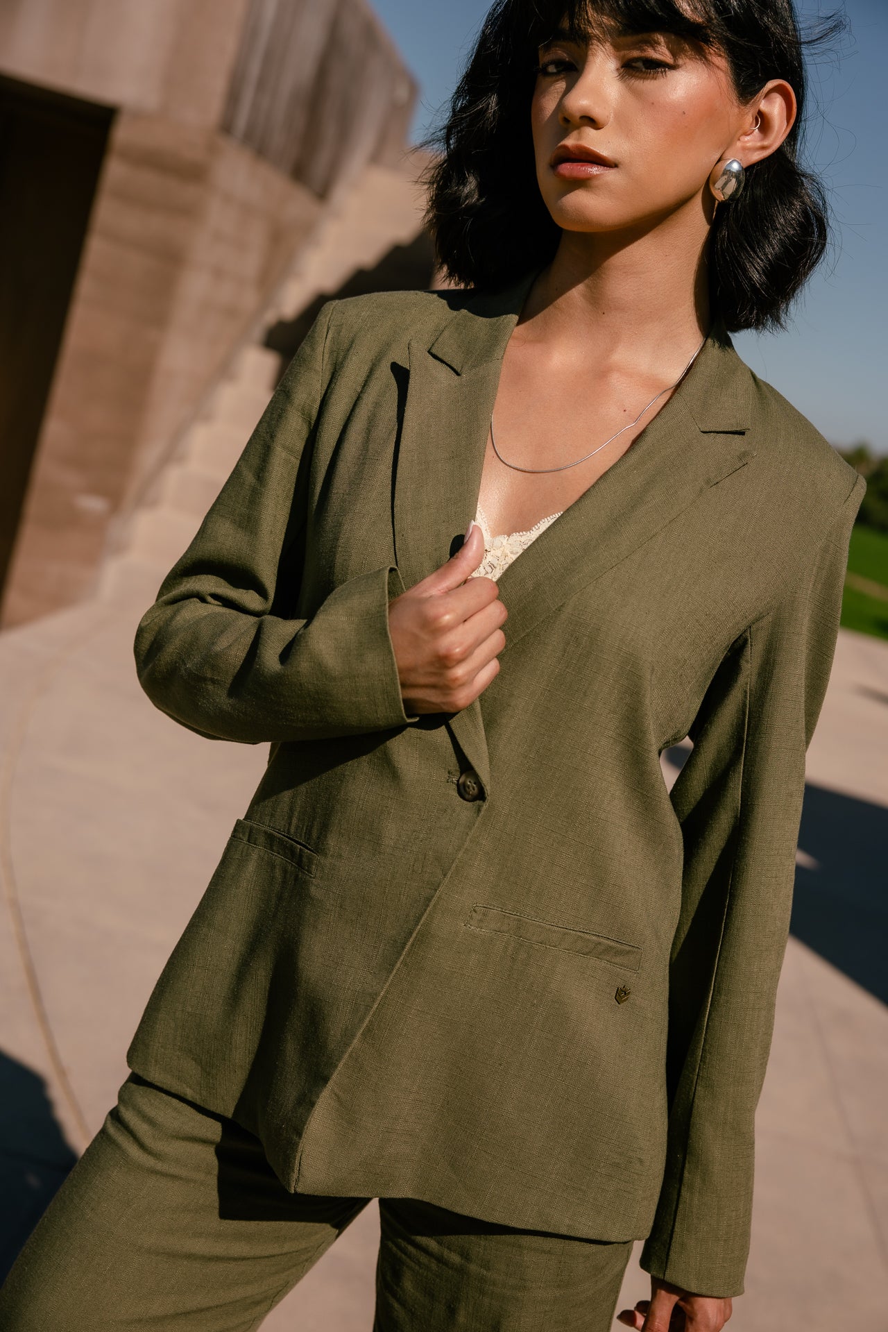  
            

Oversized Blazer Damen Bernie Plain Linen martini olive | Freeman T. Porter
          