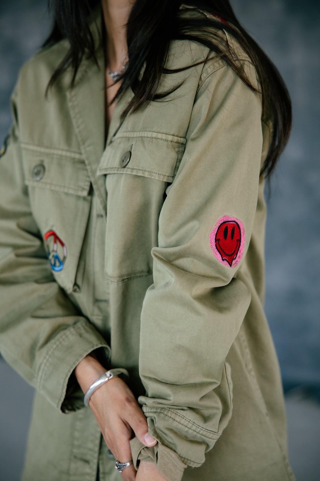 

Overshirt with patches Woman Venty Patches 2 light khaki | Freeman T. Porter