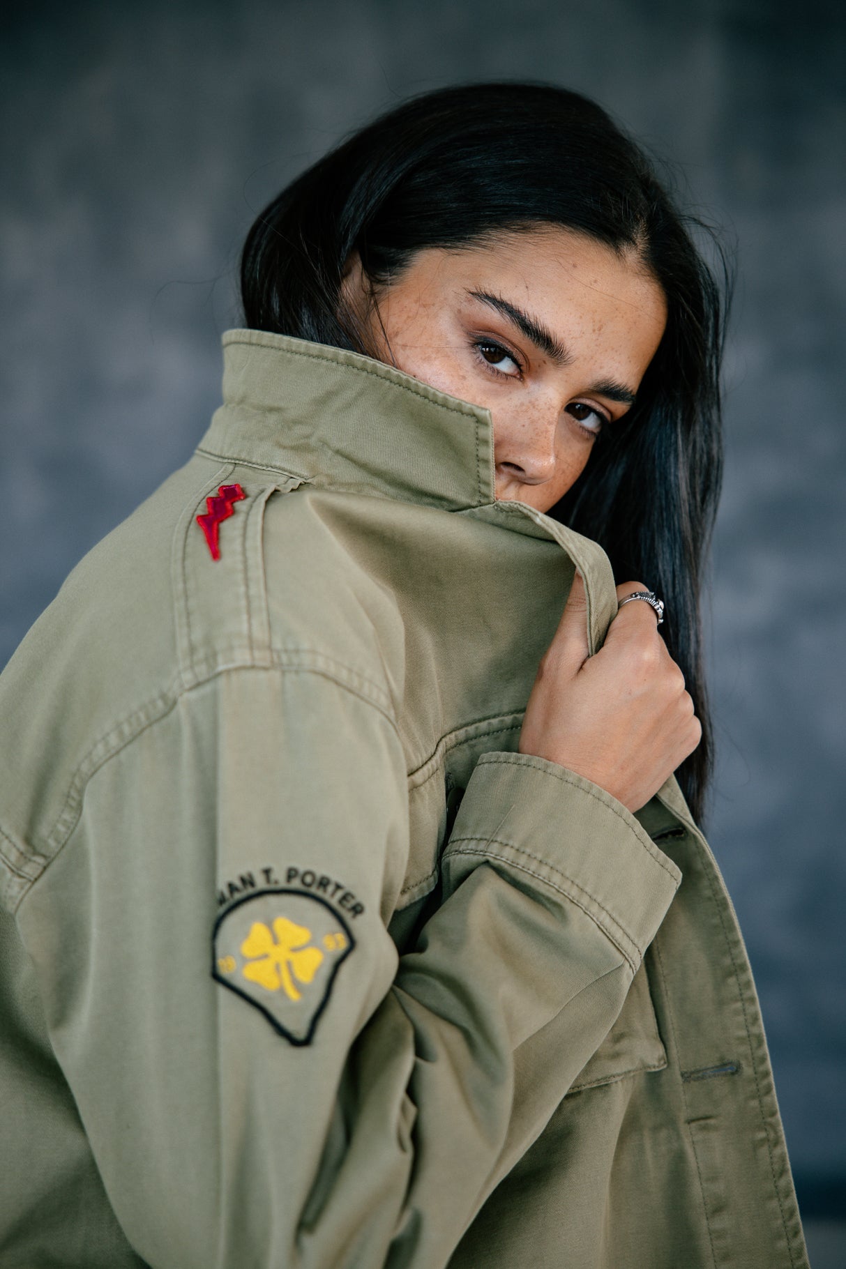 

Overshirt with patches Woman Venty Patches 2 light khaki | Freeman T. Porter