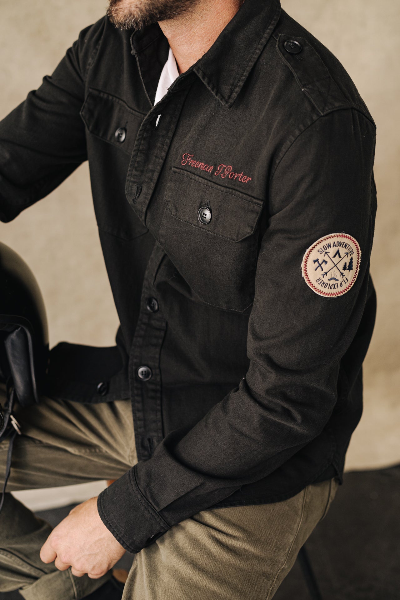 

Patch-Jacke Herren Raven Scrapper black | Freeman T. Porter
