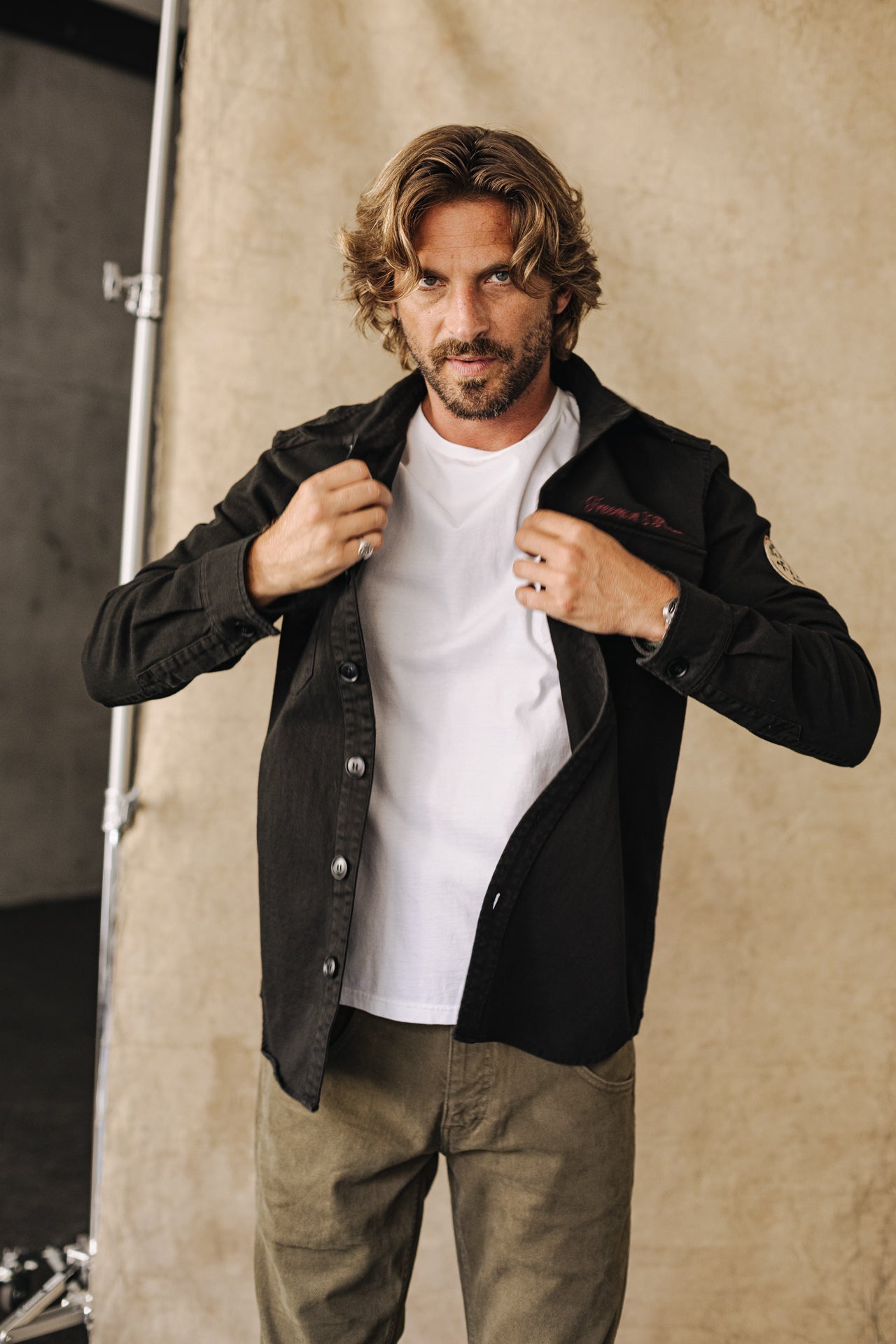 

Patch-Jacke Herren Raven Scrapper black | Freeman T. Porter