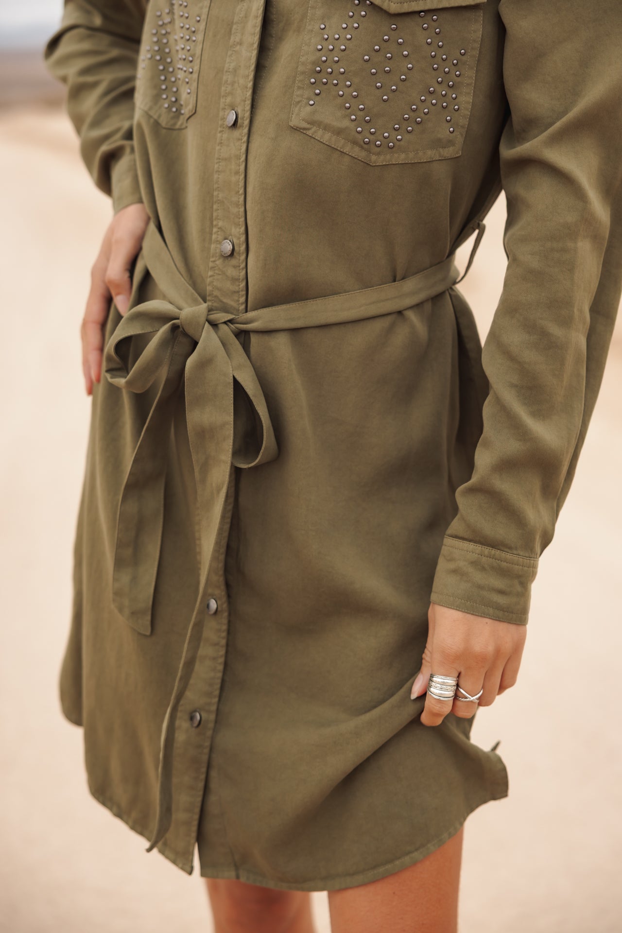 

Shirt dress with stud detail Woman Ravissa Plain khaki | Freeman T. Porter