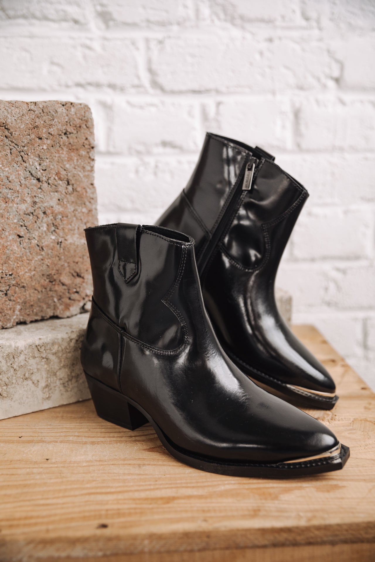   
            

Botas Mujer Sixtin Polido black | Freeman T. Porter
          