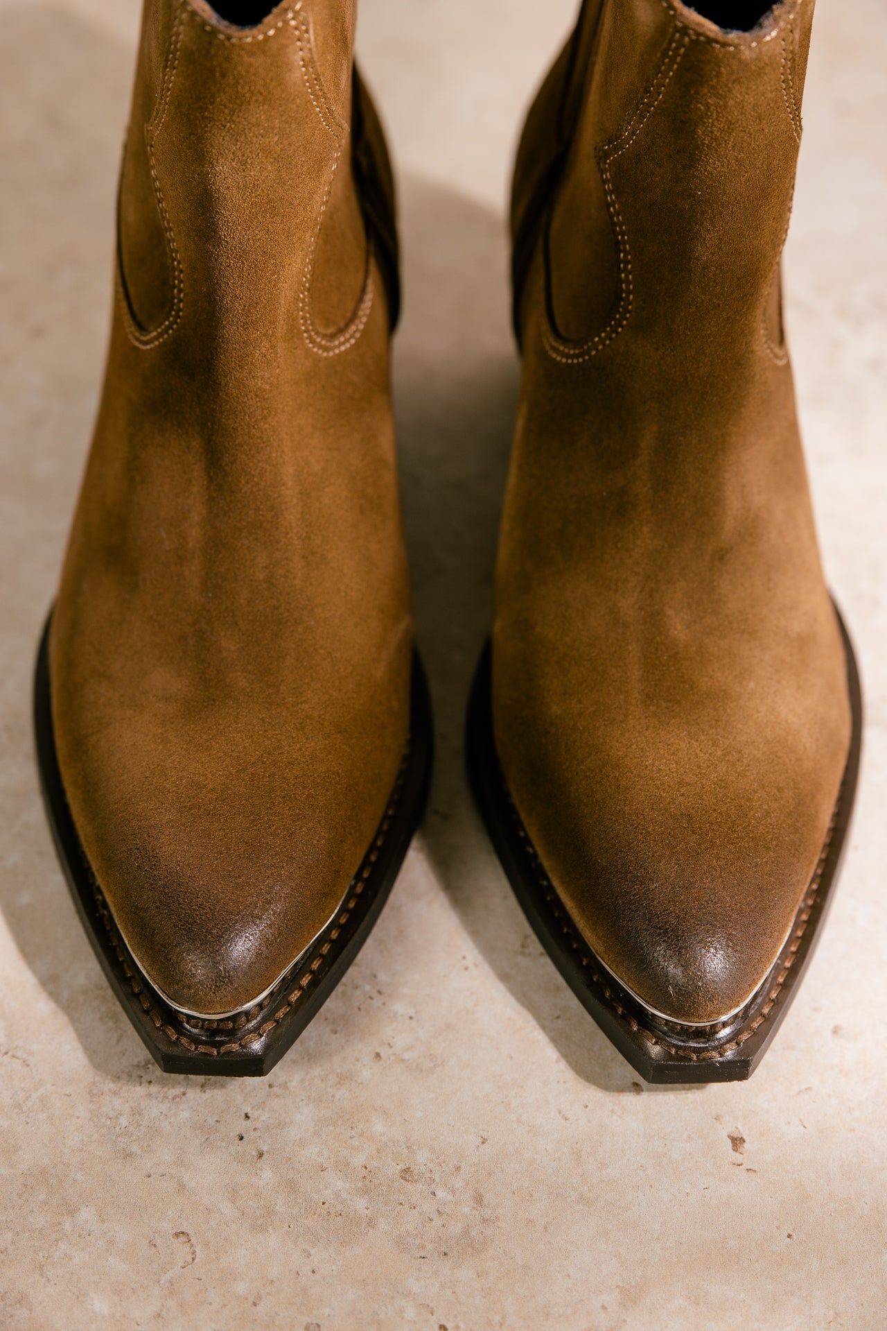 
              

Bottines Femme Sixtin Suede tobacco brown | Freeman T. Porter
            