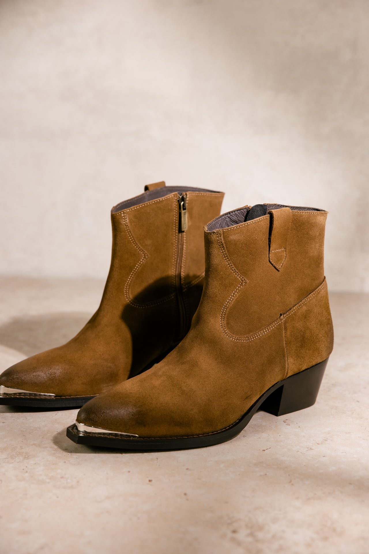 

Ankle boots Women Sixtin Suede tobacco brown | Freeman T. Porter