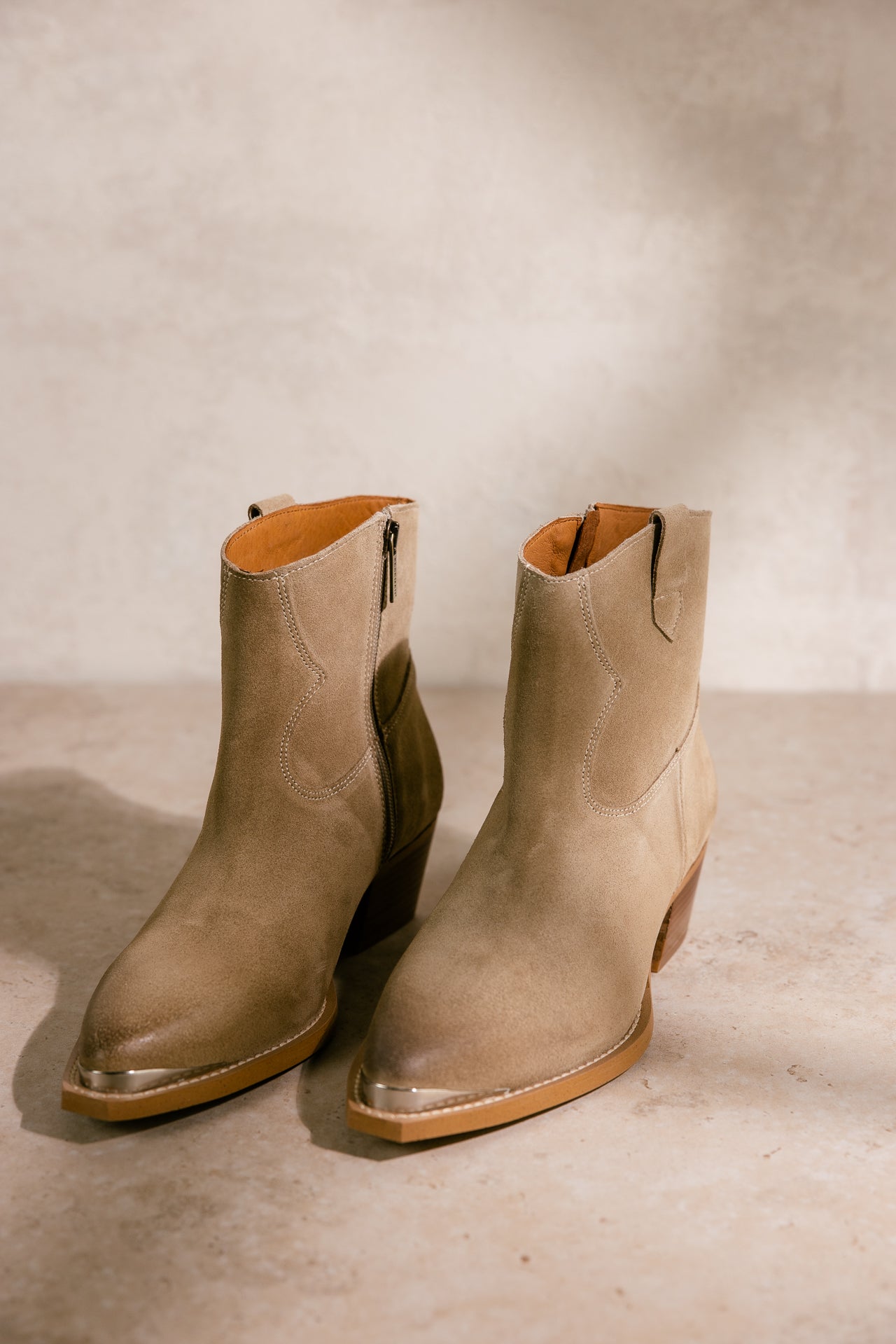   
            

Bottines Femme Sixtin Suede rock | Freeman T. Porter
          