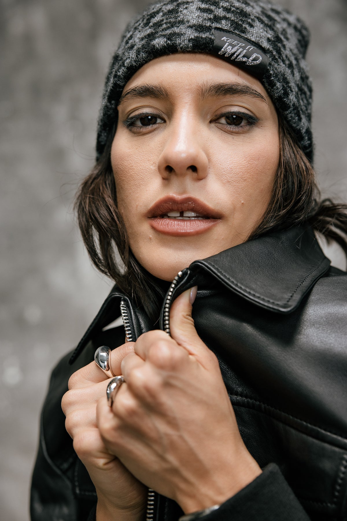 

Bonnet imprimé léopard Femme Wallice Roar grey black | Freeman T. Porter