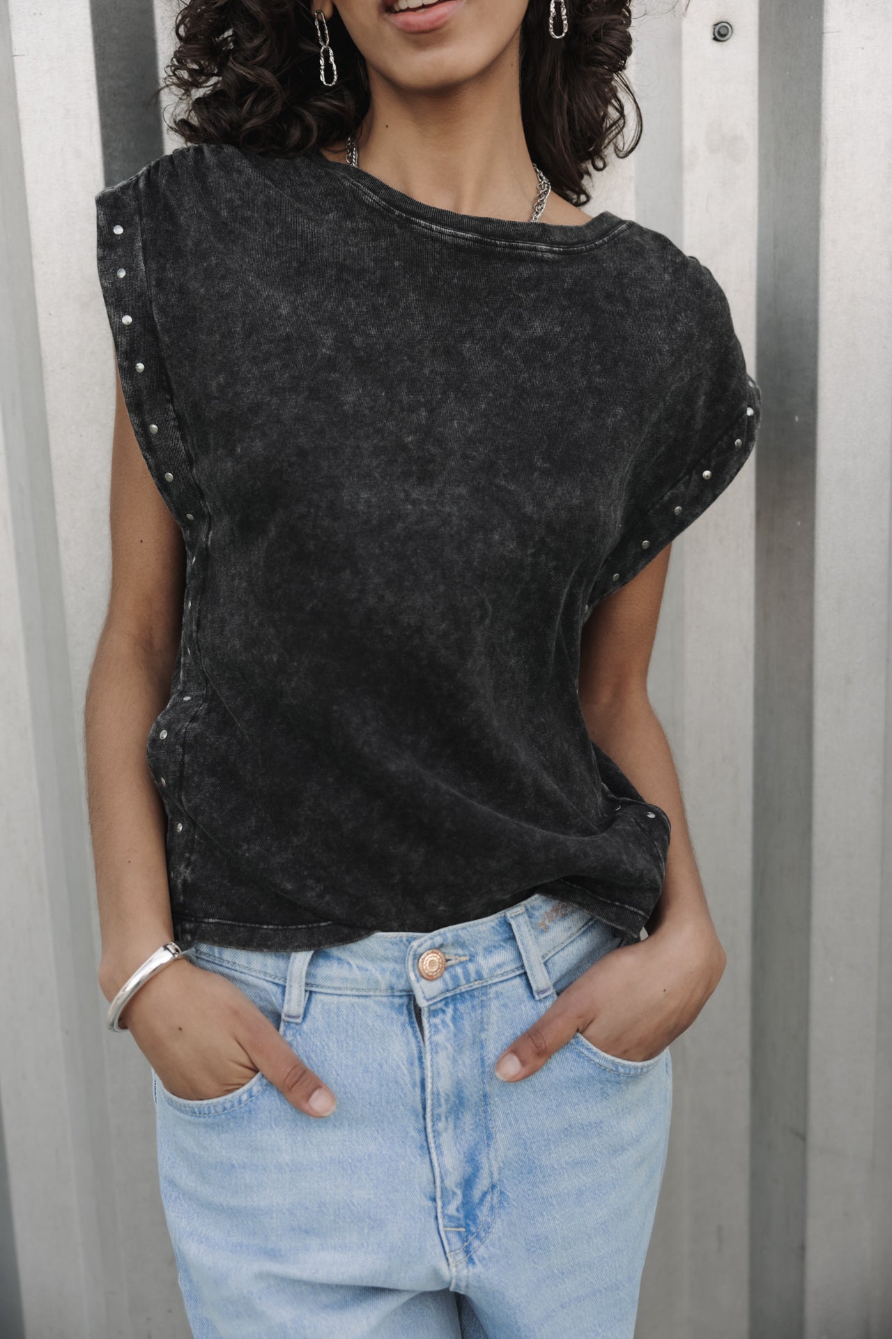 

Camiseta con tachuelas Mujer Trenny Studs old black | Freeman T. Porter