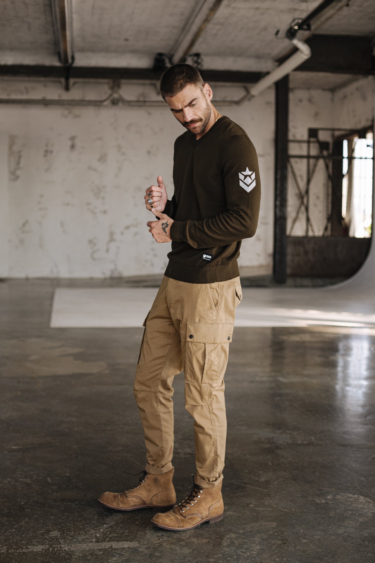 

V-neck sweater Men Edgar Conwy olive night | Freeman T. Porter