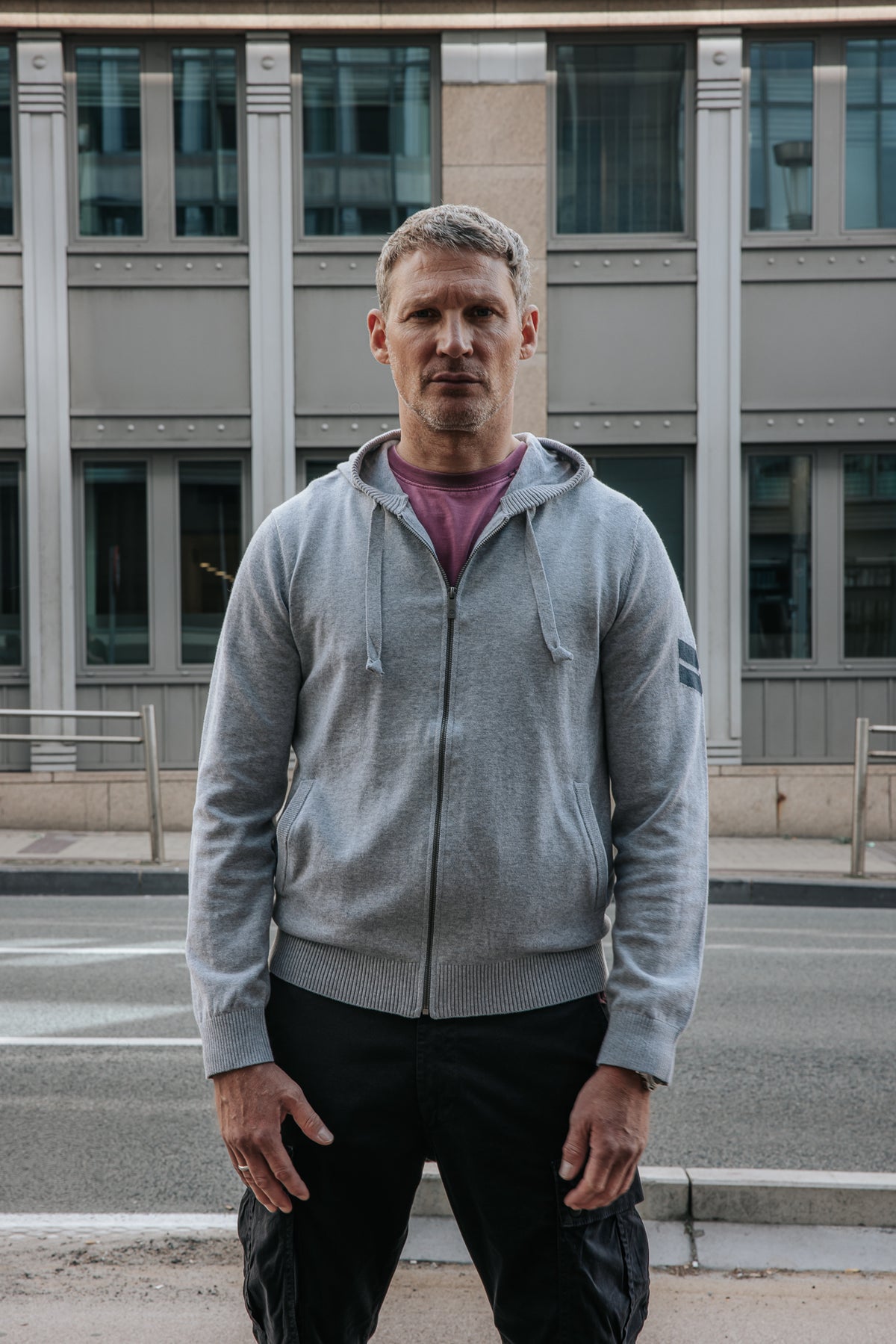 

Sweatshirt com capuz e fecho Homem Lyam Conwy grey melange | Freeman T. Porter
