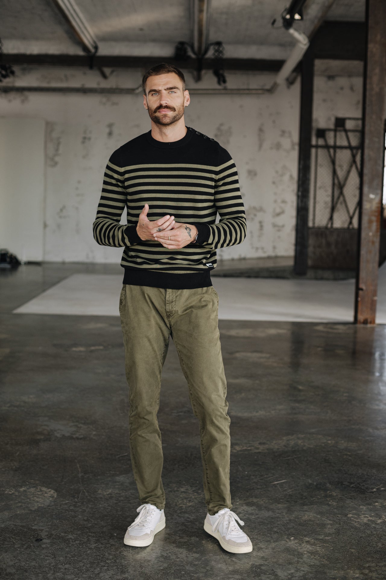 

Pullover mit Knopfkragen Herren Yanis Seaside black_olive night | Freeman T. Porter