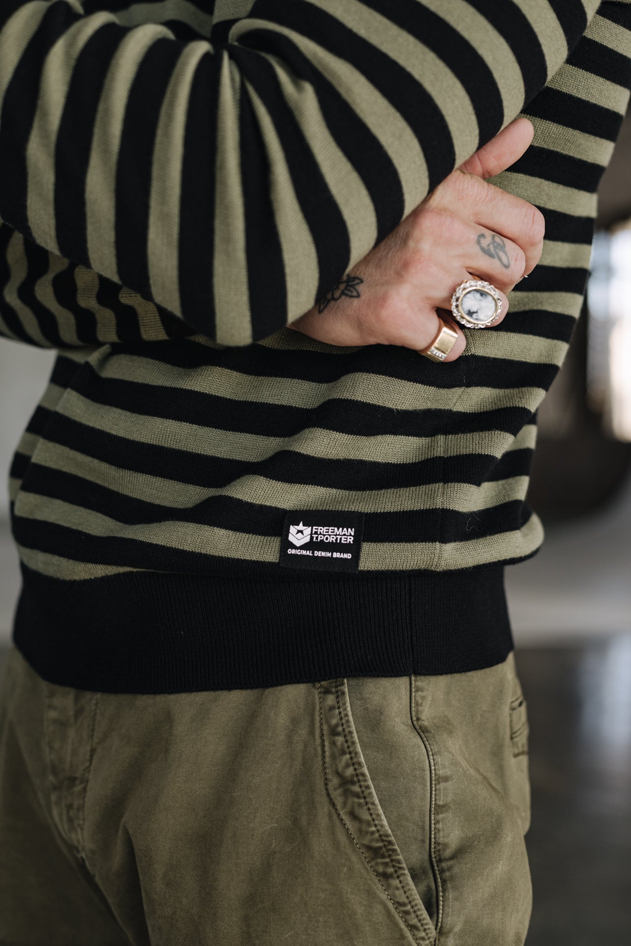 

Pullover mit Knopfkragen Herren Yanis Seaside black_olive night | Freeman T. Porter
