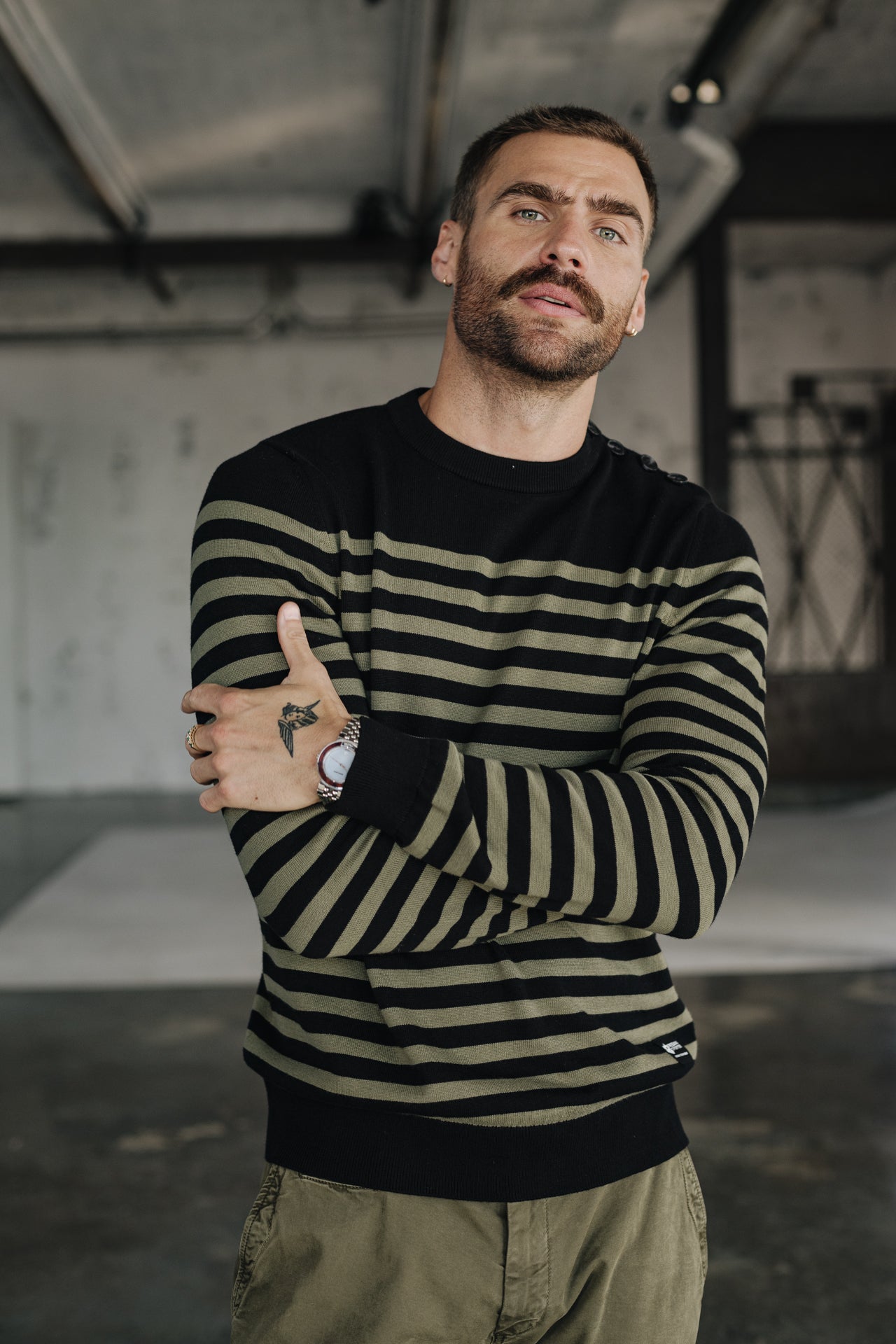 

Pullover mit Knopfkragen Herren Yanis Seaside black_olive night | Freeman T. Porter